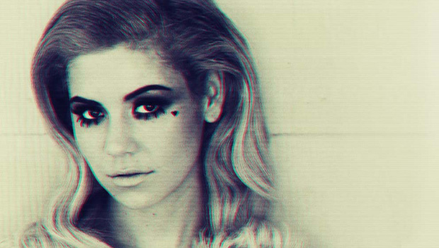 Estreno del polémico videoclip de How To Be A Heartbreaker de Marina And The Diamonds