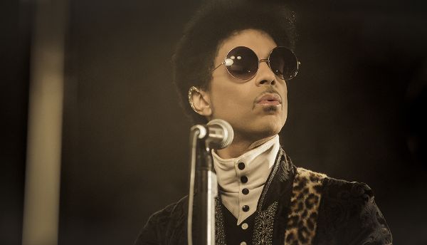 Video para Rock And Roll Love Affair. Prince sigue a buen nivel