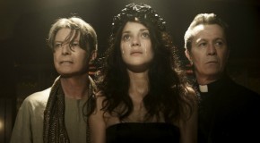 Gary Oldman y Marion Cotillard asisten a David Bowie en el video de The Next Day