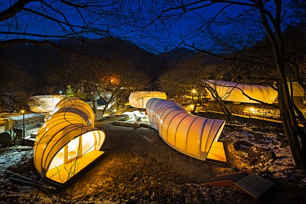 glamping-acampar-con-glamour-Glampsite diseñador por ArchiWorkshop (Yang-Pyeong, South Korea)