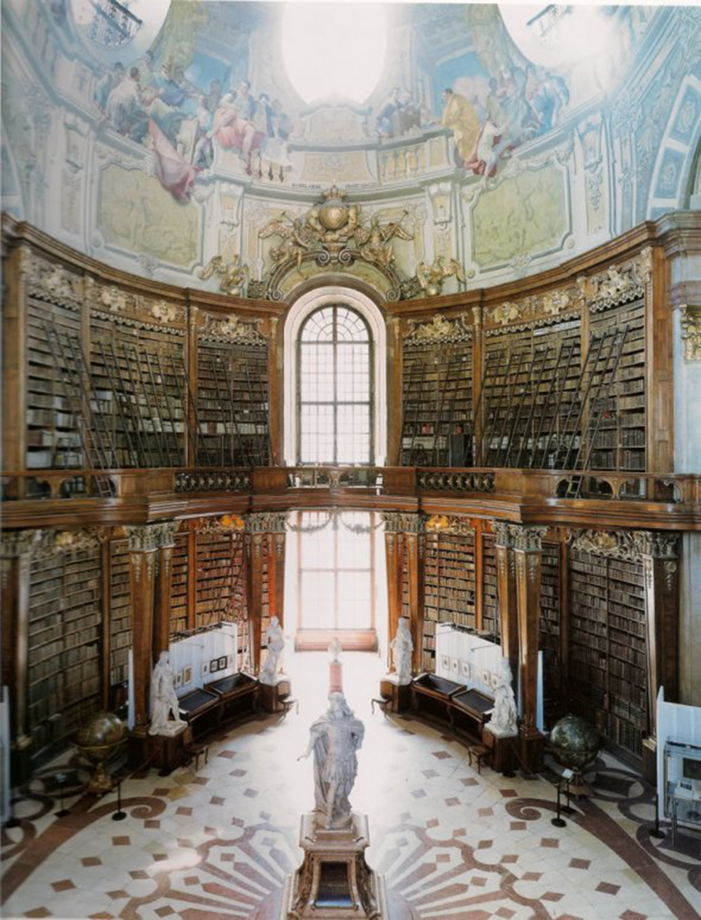 fotografía Candida Höfer Biblioteca de Viena
