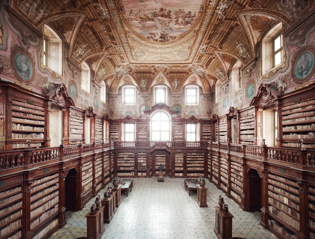 fotografía Candida Höfer Biblioteca dei Girolamini di Napoli