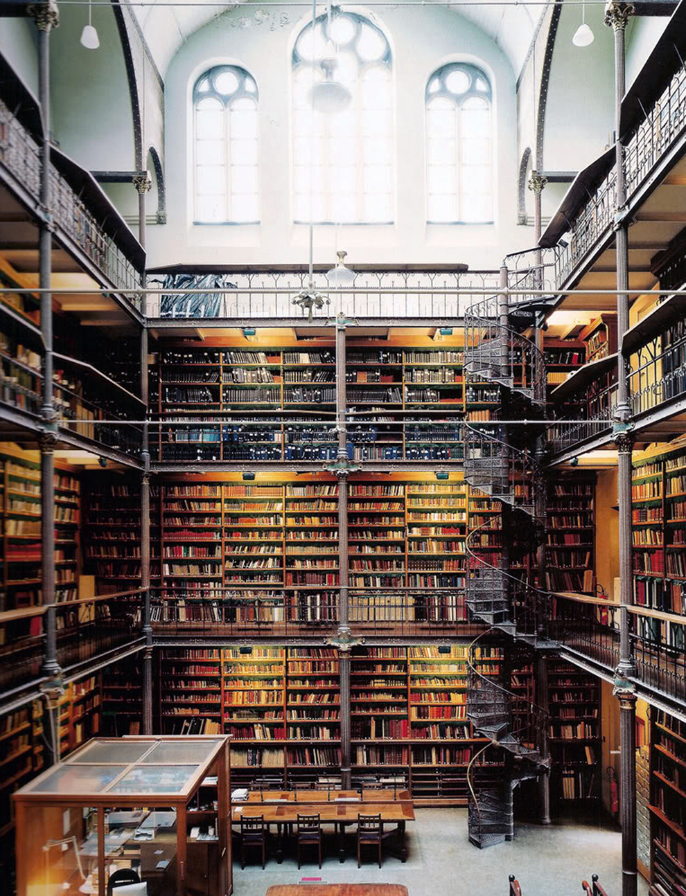 fotografía Candida Höfer Biblioteca del Rijksmusuem, Ámsterdam