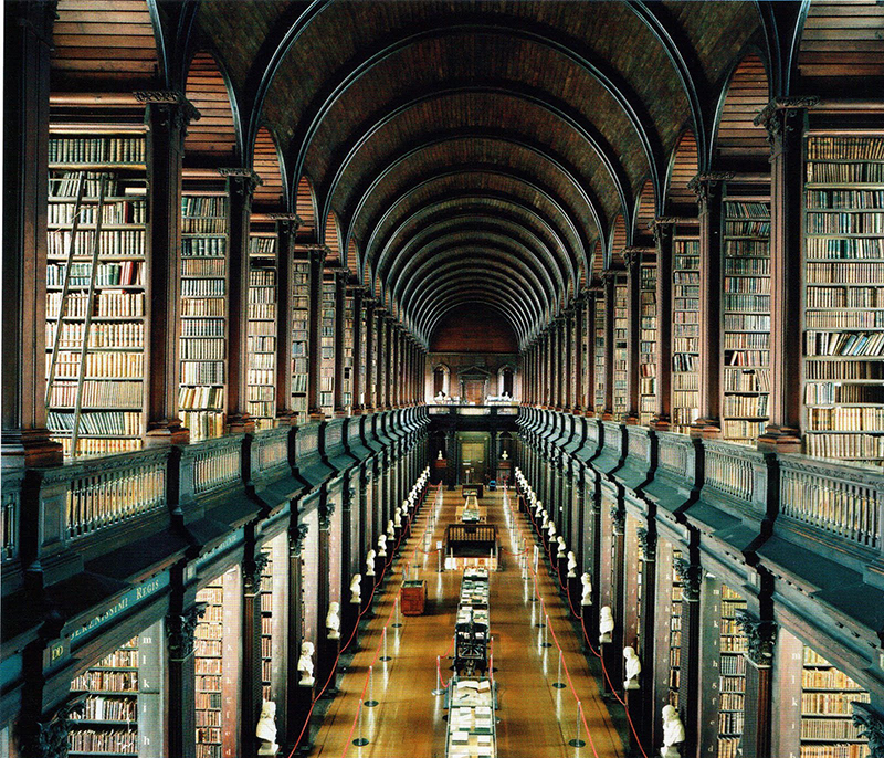 fotografía Candida Höfer Biblioteca del Trinity College, Dublin